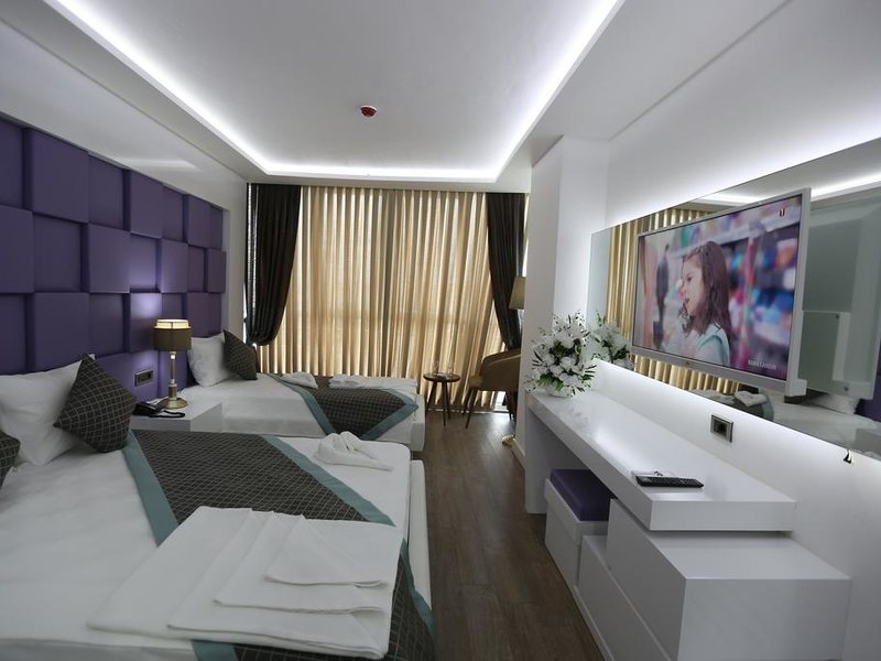 Elips Royal Hotel 241648