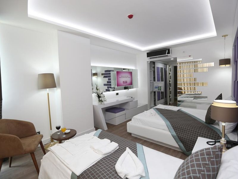 Elips Royal Hotel 241658