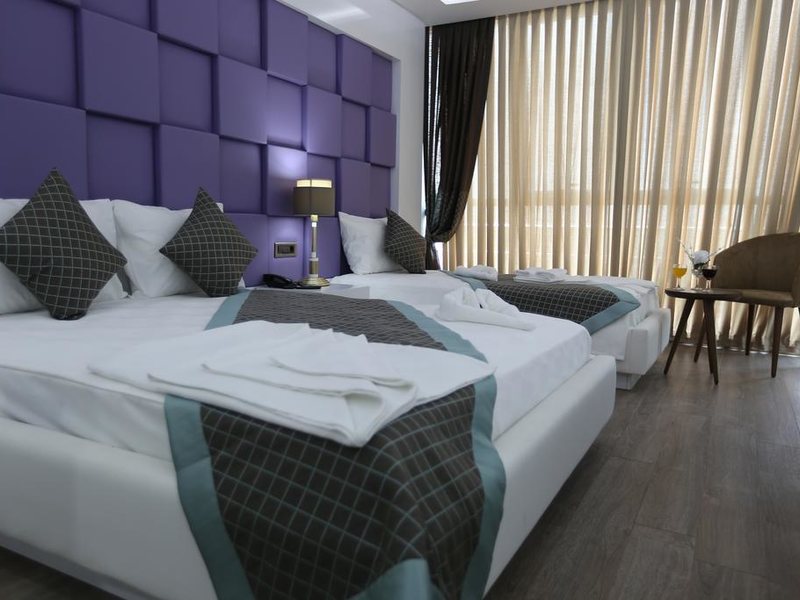 Elips Royal Hotel 241660