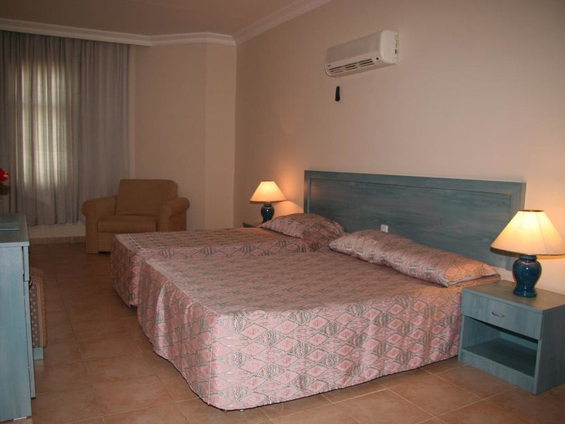 Elysee Garden Family Hotel 185228