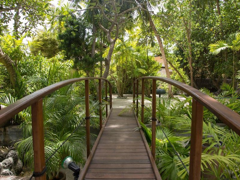 Embudu Village 227925