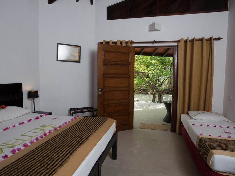 Embudu Village 227927