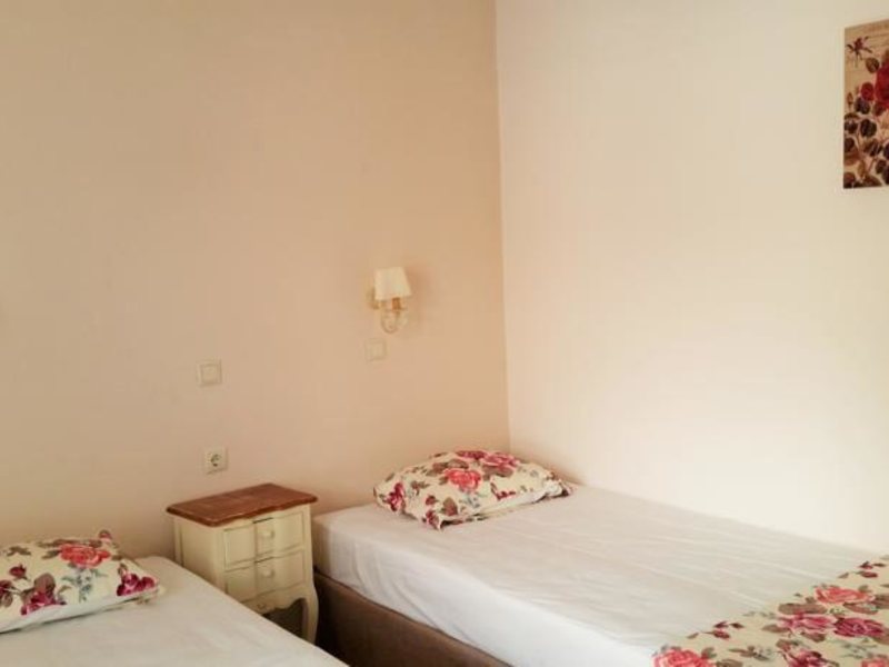 Emerald Apts & Hotel 96643