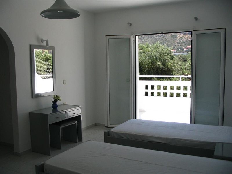 Emerald Apts & Hotel 96646