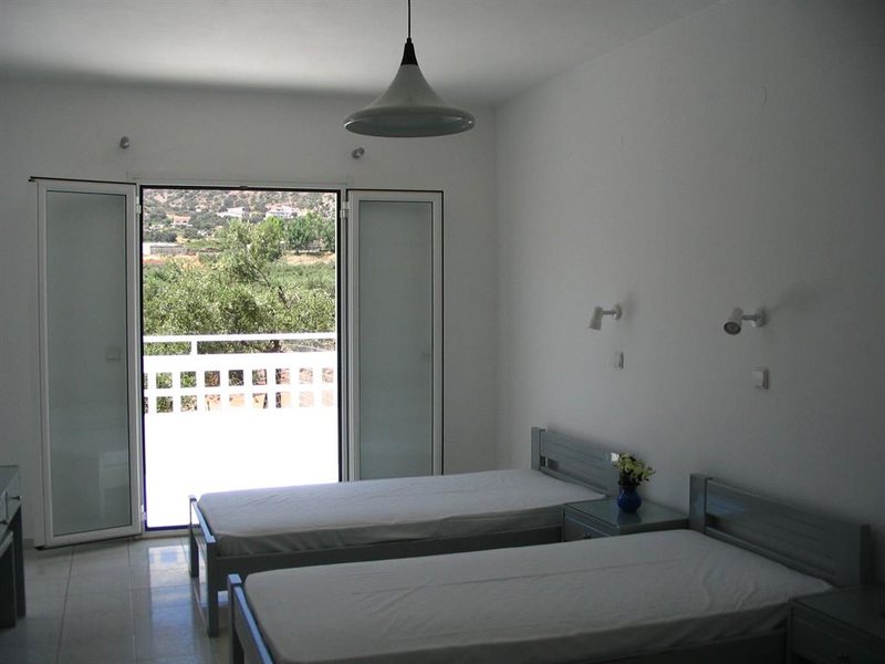 Emerald Apts & Hotel 96647