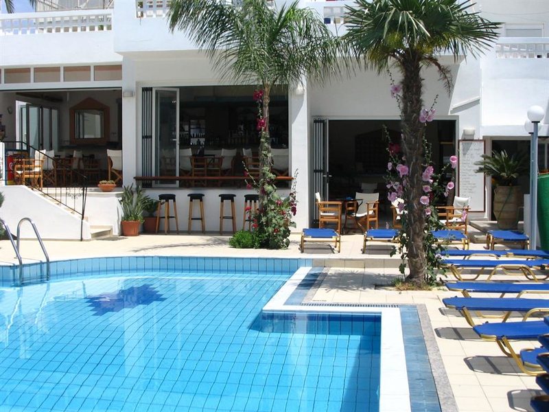 Emerald Apts & Hotel 96652