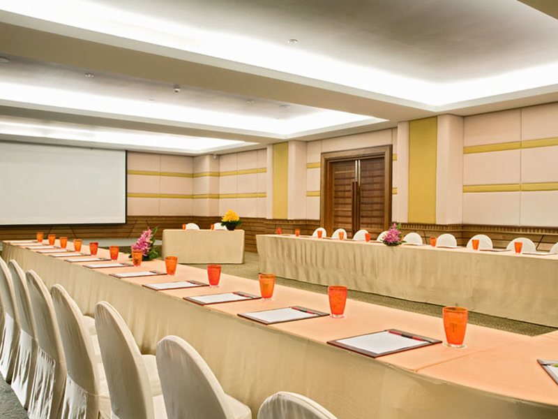 Emerald Cove Resort  148359