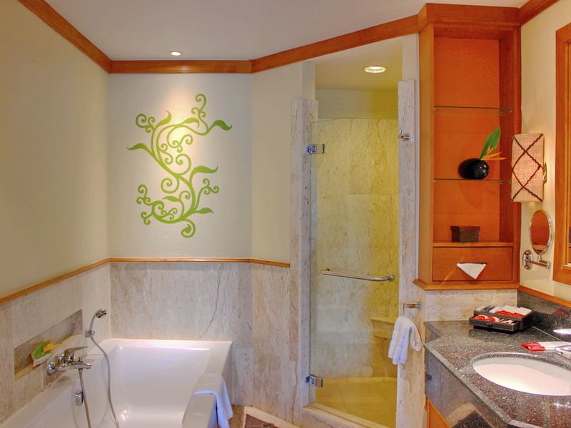 Emerald Cove Resort  148365