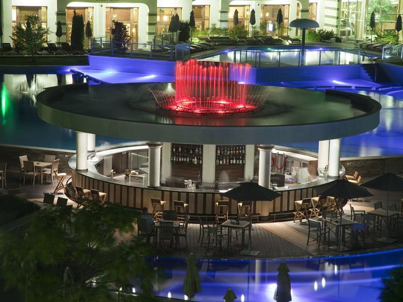 Emerald Resort  170617