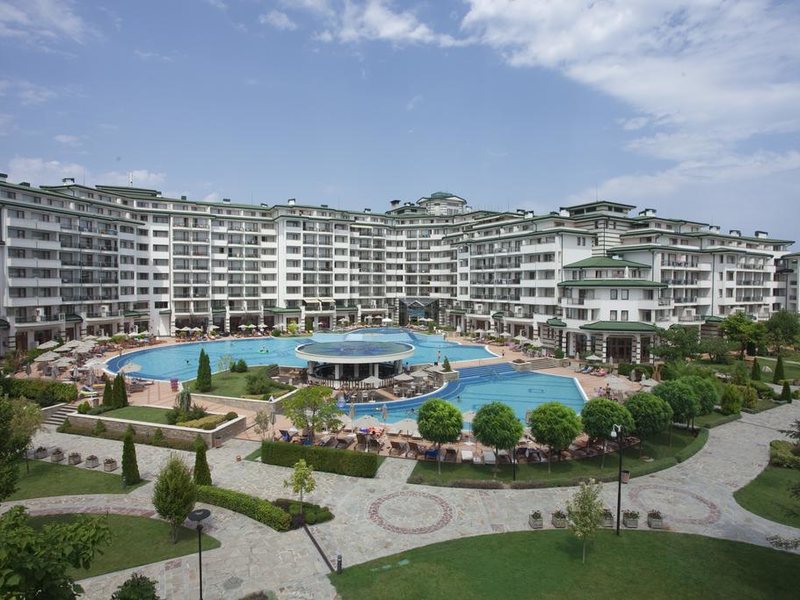 Emerald Resort  170619