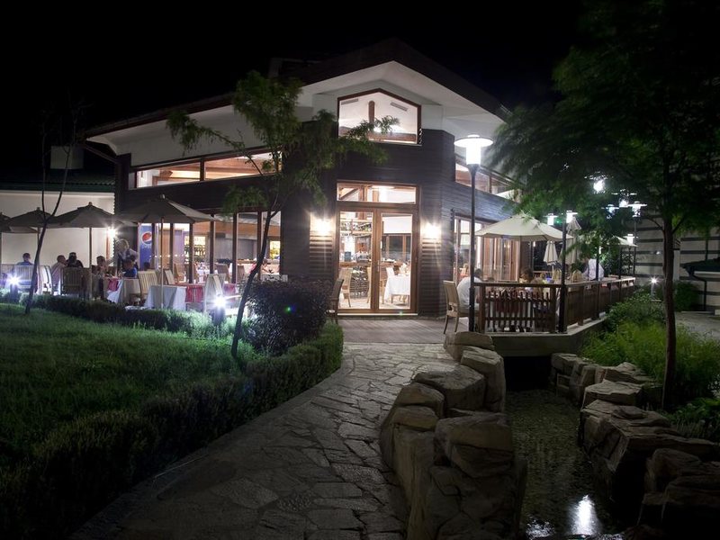 Emerald Resort  170627