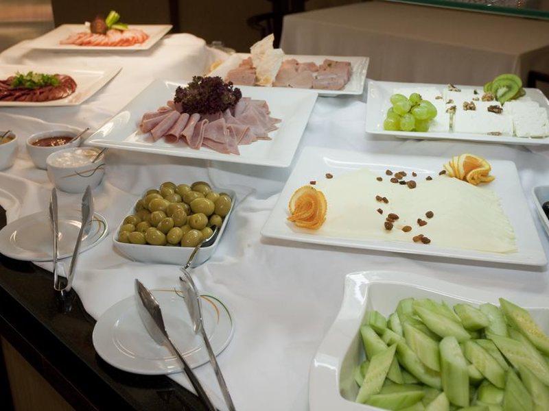 Emerald Resort  170636