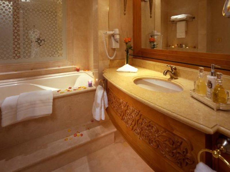 Emirates Palace Kempinski 46290