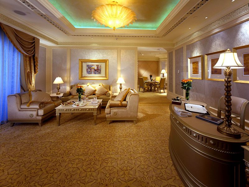 Emirates Palace Kempinski 8100