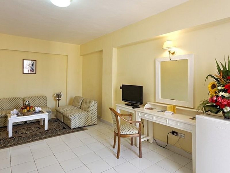 Empire Hotel (ex 129713