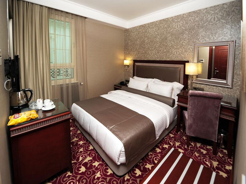 Emporium Hotel  241669