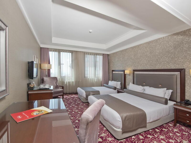 Emporium Hotel  241672