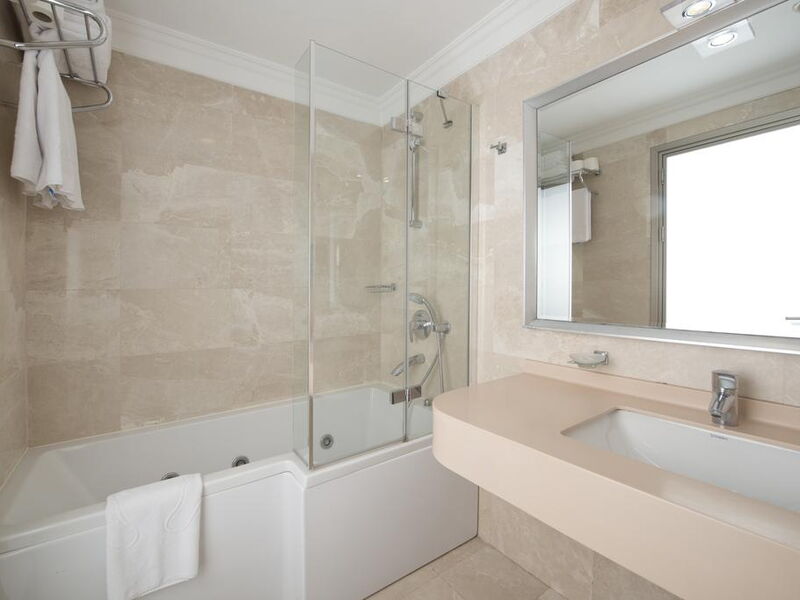 Emporium Hotel  241674