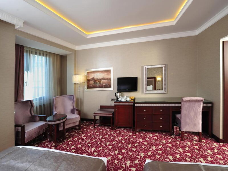 Emporium Hotel  241679