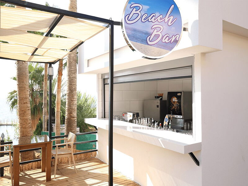Eos Beach Resort 327399