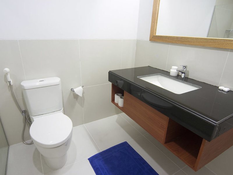 Equator Village 134696