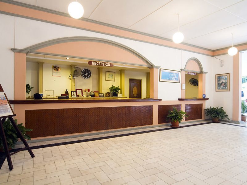 Equator Village 134708