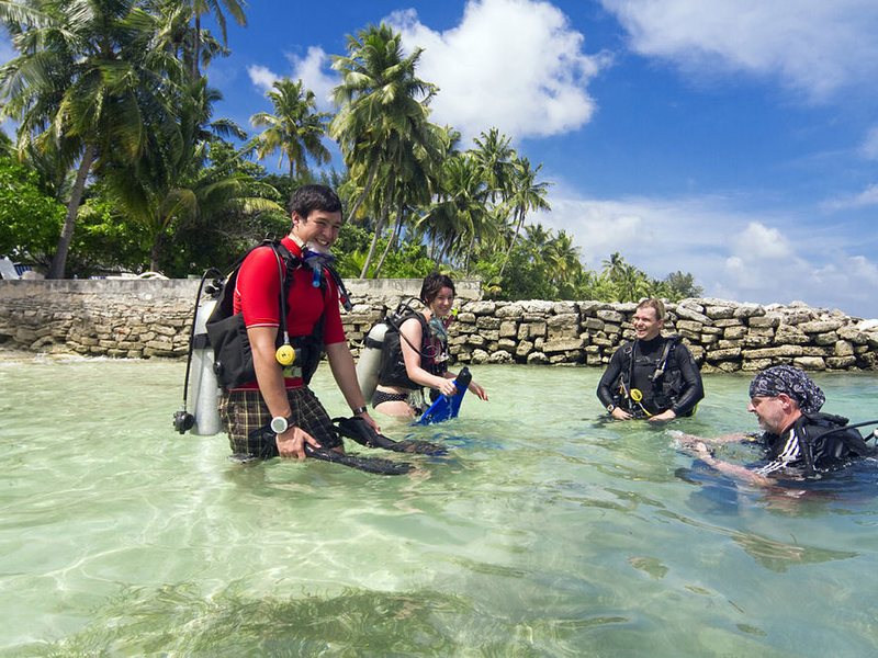 Equator Village 134712