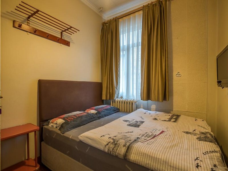 Erenler Hotel & Hostel  279833