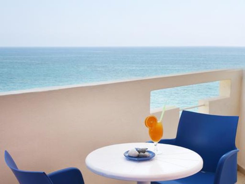 Evelyn Beach Hotel 250054