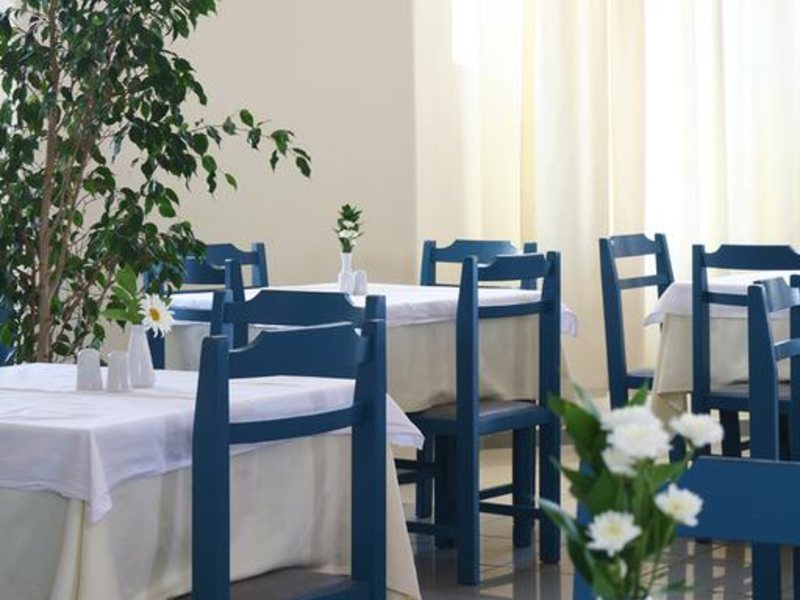 Evelyn Beach Hotel 250060