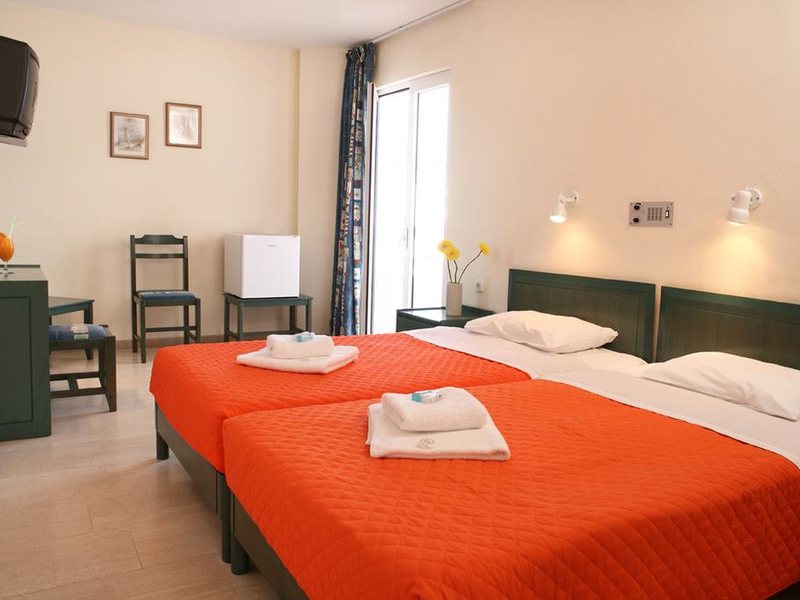 Evelyn Beach Hotel 250069