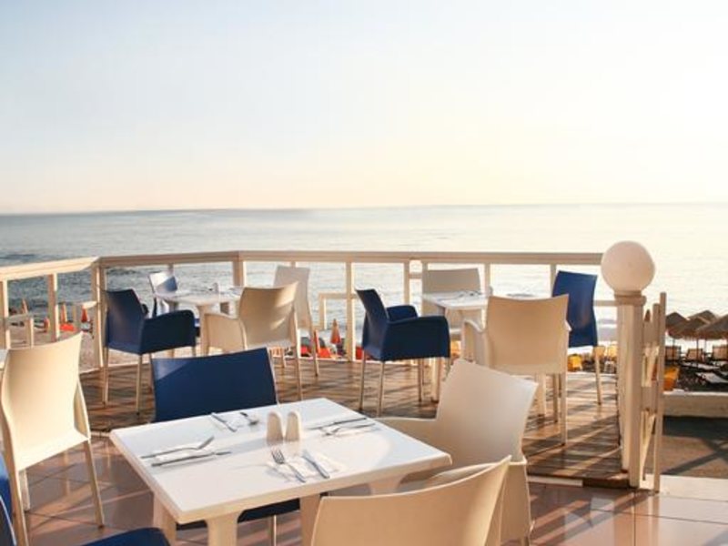 Evelyn Beach Hotel 250073