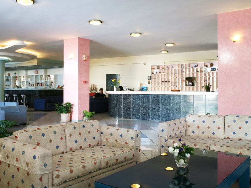 Evelyn Beach Hotel 250075