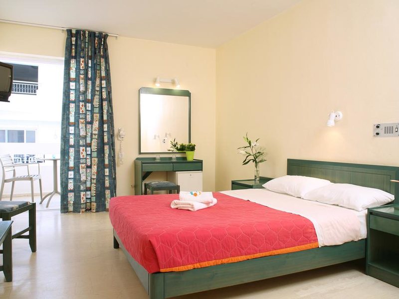 Evelyn Beach Hotel 250079