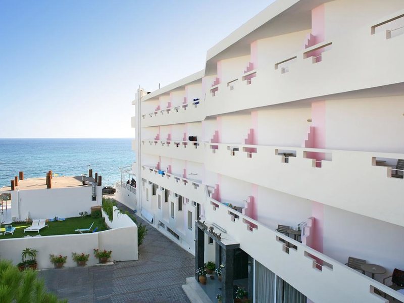 Evelyn Beach Hotel 250081