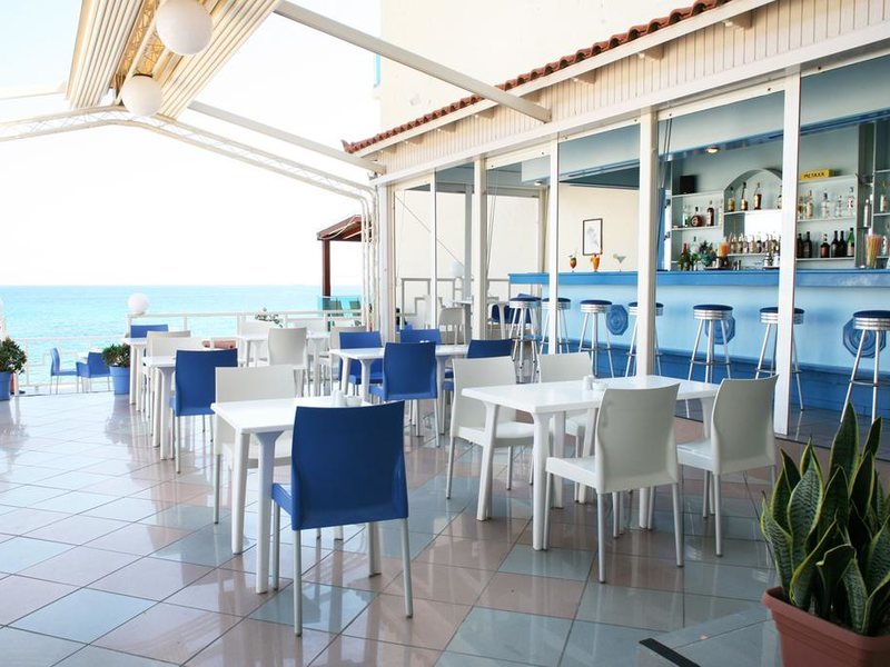 Evelyn Beach Hotel 250082