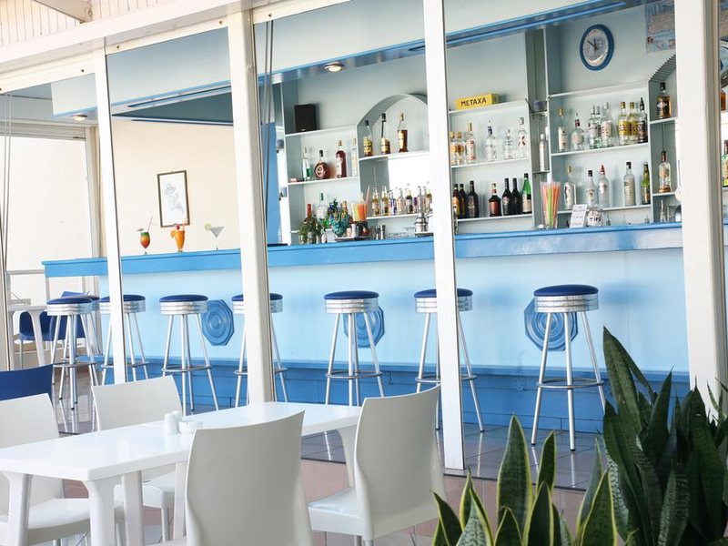 Evelyn Beach Hotel 250083