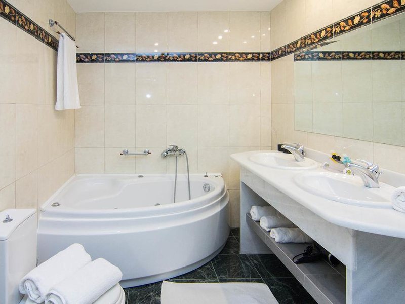 Eviana Beach Hotel 258841