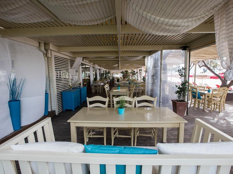 Eviana Beach Hotel 258855