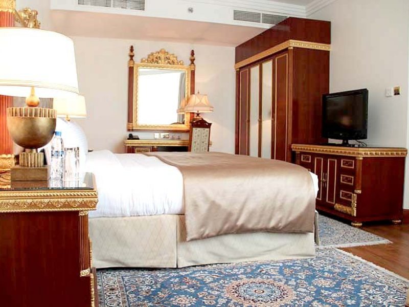 Excelsior Creek Hotel 46356