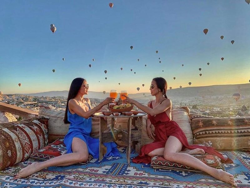 Explorer Cave Hotel 304197