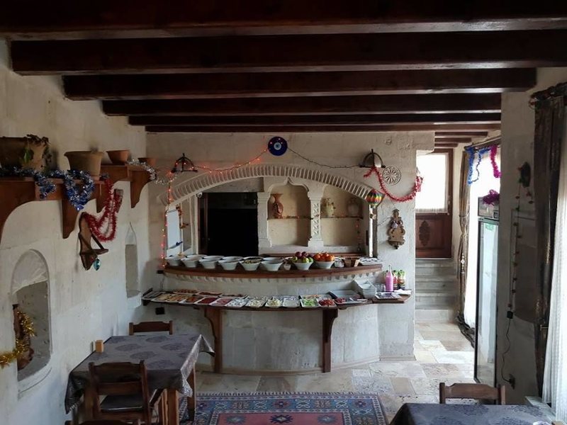 Explorer Cave Hotel 304202