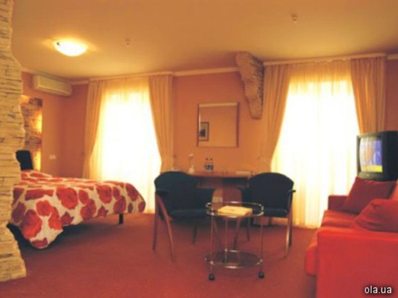 Express Hotel 11523