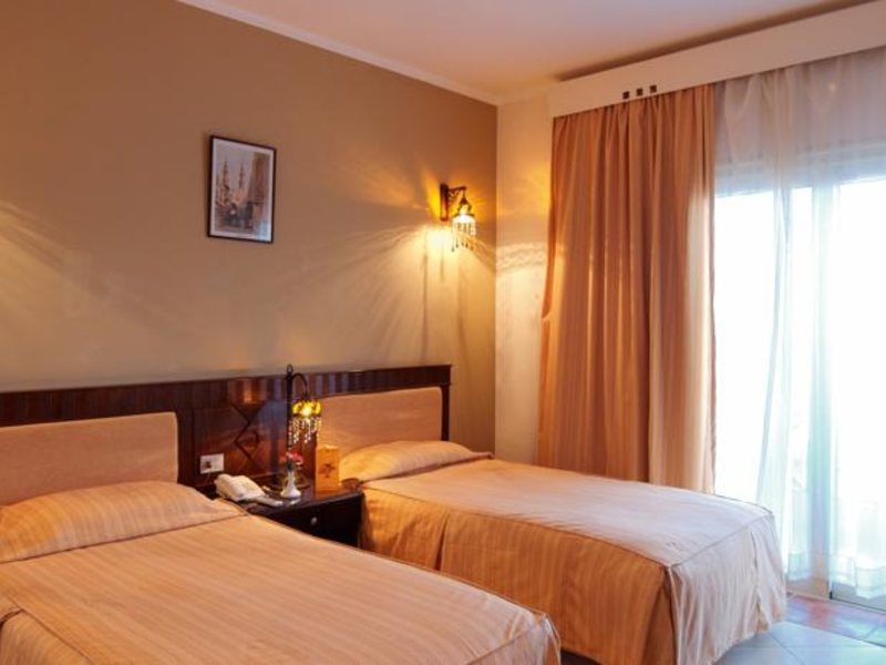 Falcon Naama Star 123771