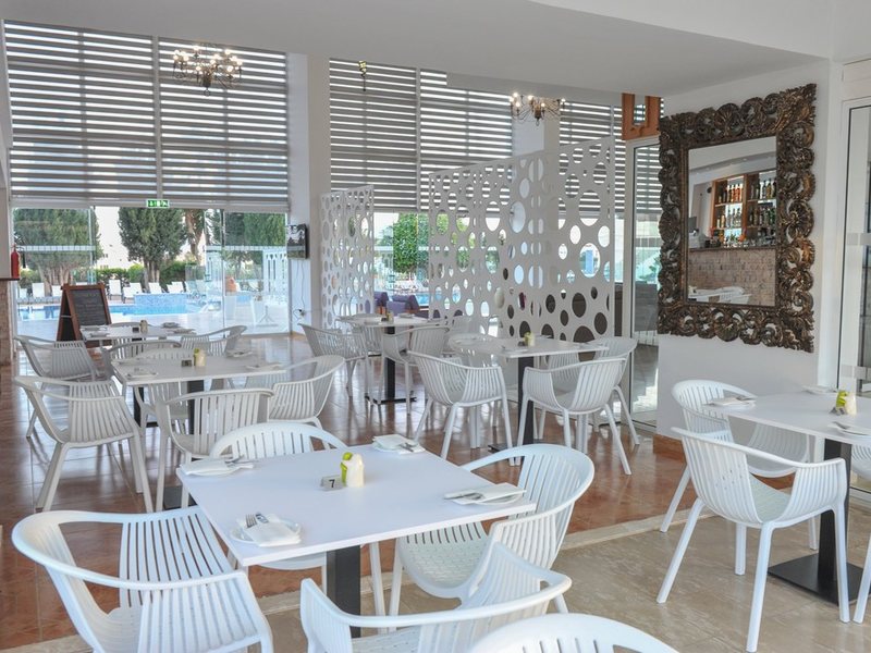 Fedrania Gardens 100715