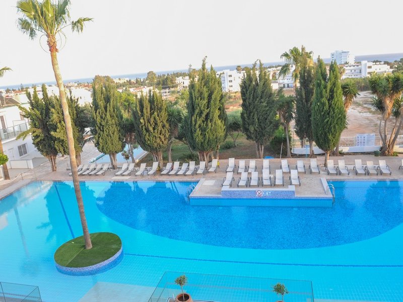 Fedrania Gardens 100717