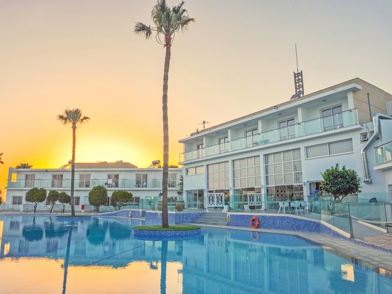 Fedrania Gardens 100718