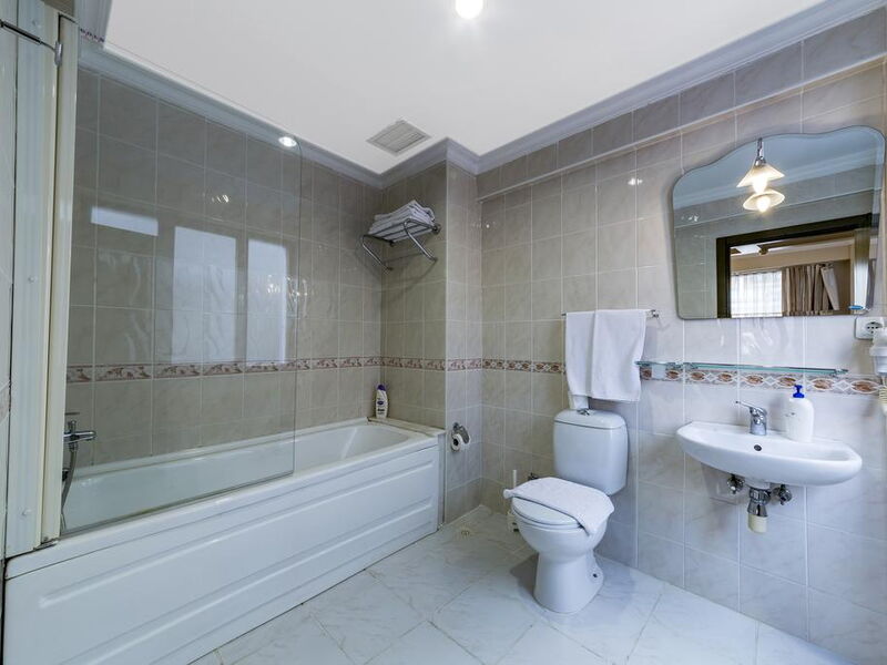 Fehmi Bey Hotel  280021