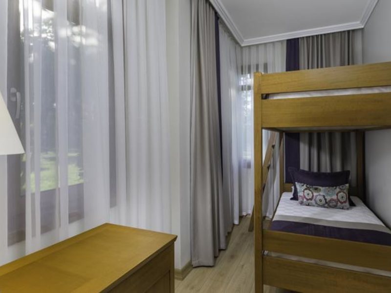 Felicia Village 160150