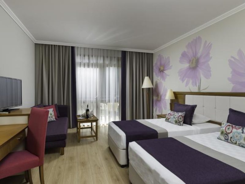 Felicia Village 160154